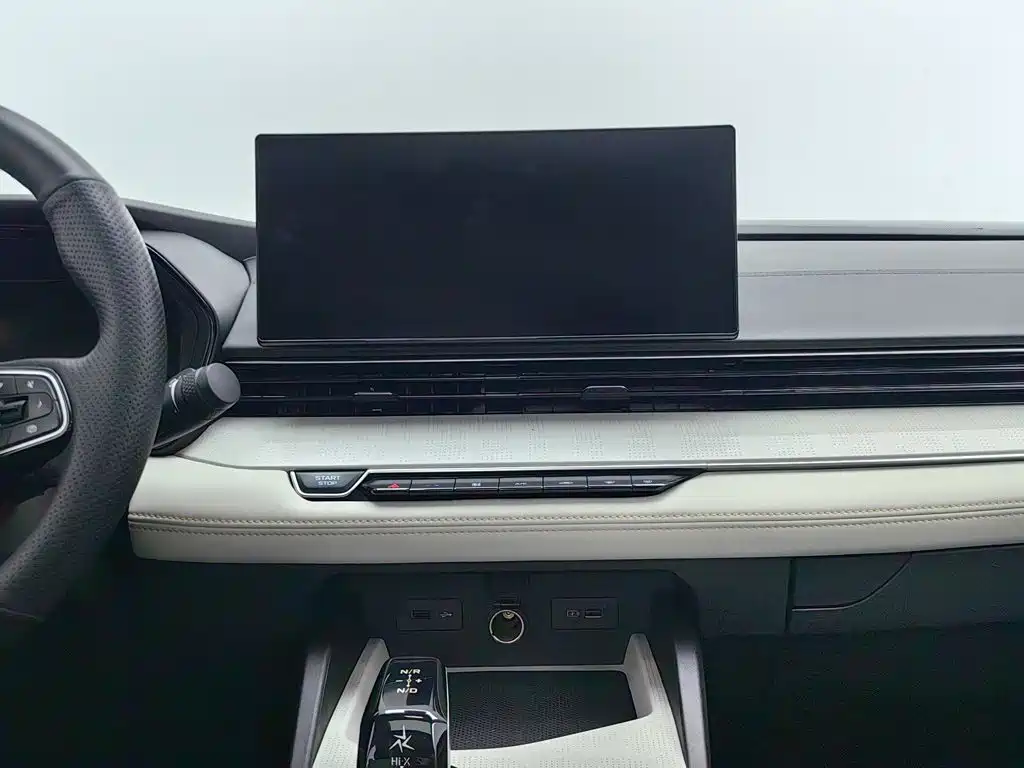 Geely Emgrand L Hip 2024 — фото 12