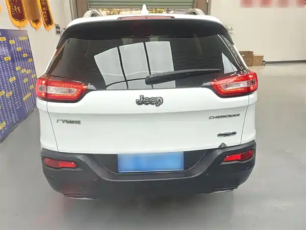 Jeep Cherokee 2016