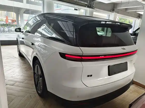 Li Auto i8 2026