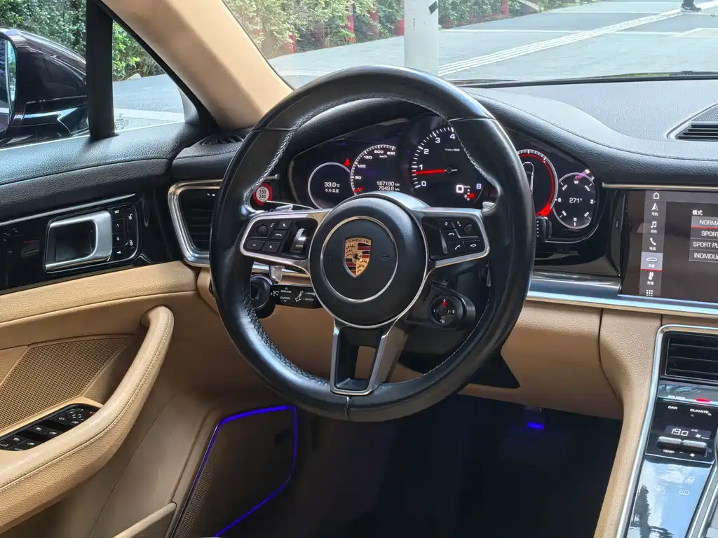 Porsche Panamera 2018 — фото 8