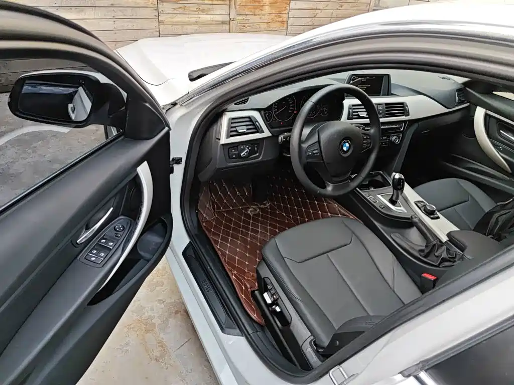 BMW 3 Series 2016 — фото 16