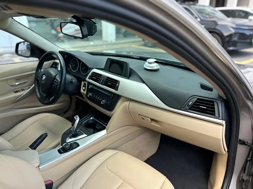 BMW 3 Series 2015 — фото 32