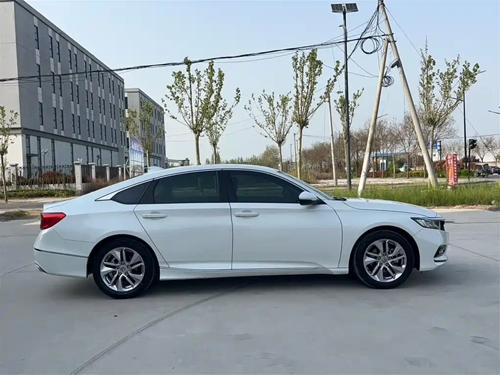 Honda Accord 2020 — фото 18