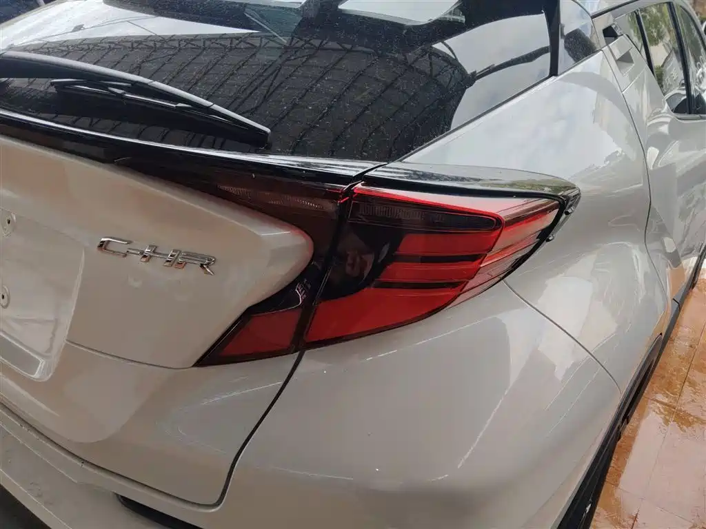 Toyota C-HR 2022 — фото 24