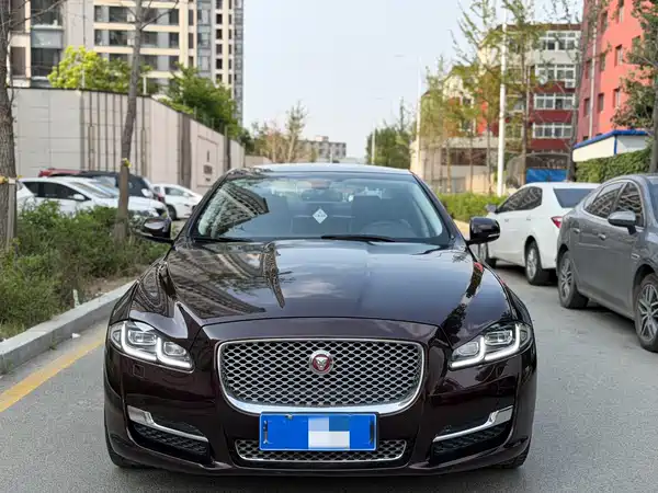 Jaguar XJ 2016