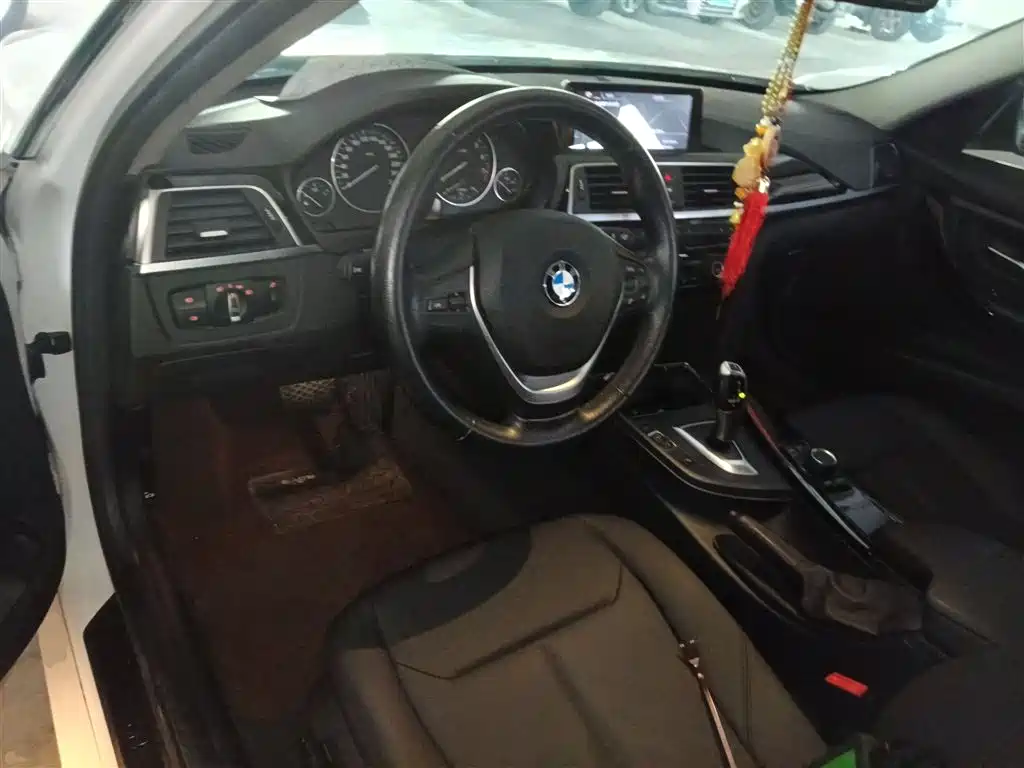 BMW 3 Series 2016 — фото 10