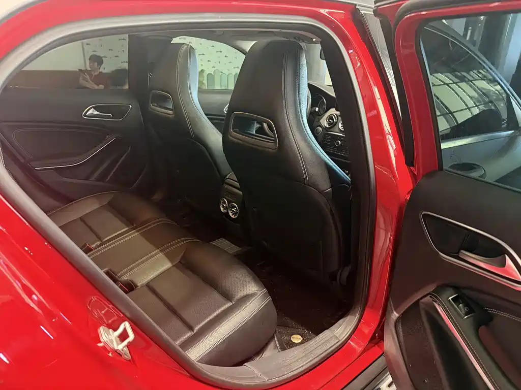 Mercedes-Benz GLA 2016 — фото 9