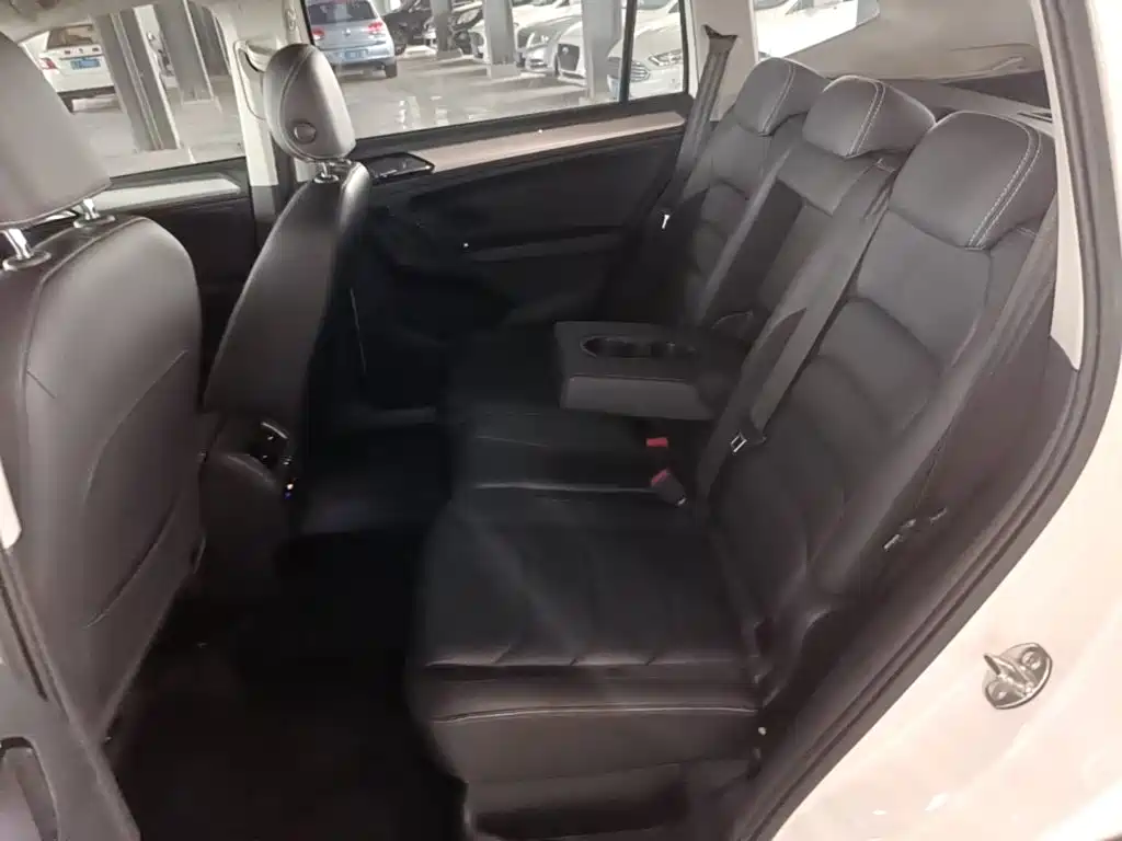 Volkswagen Tiguan L 2017 — фото 17