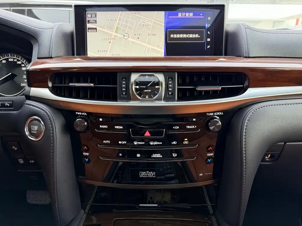 Lexus LX 2017 — фото 14