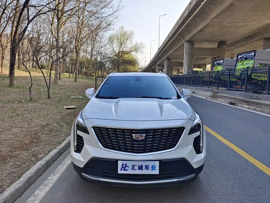 Cadillac XT4 2020 — фото 2