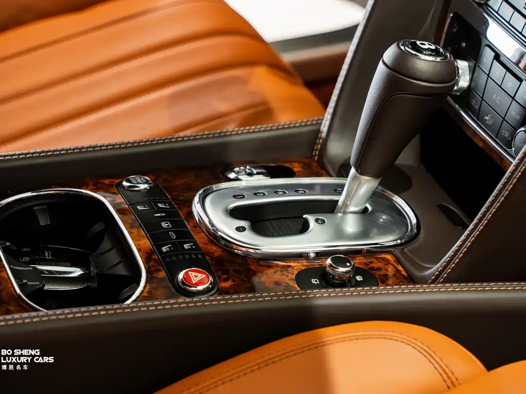 Bentley Continental 2012 — фото 10