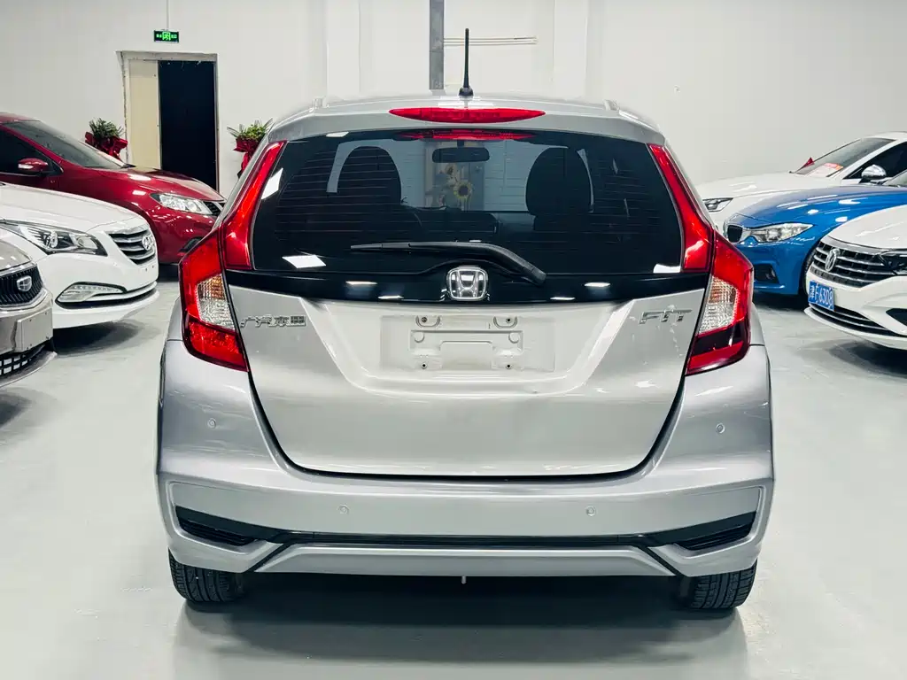 Honda Fit 2018 — фото 8