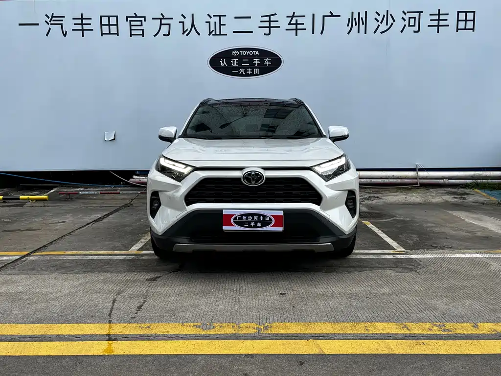 Toyota RAV4 2023 — фото 2