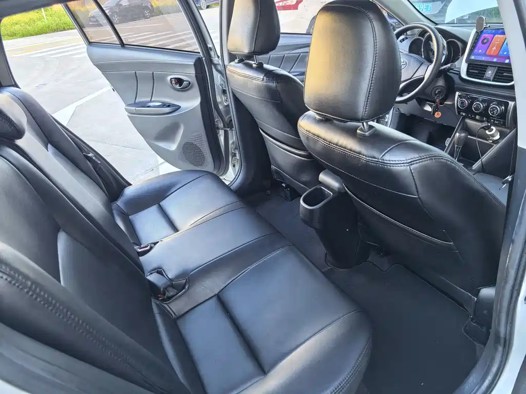 Toyota Yaris L 2019 — фото 13