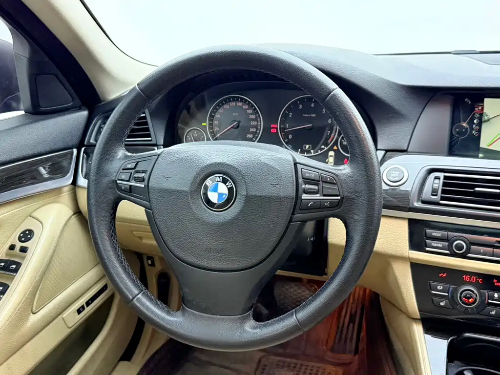 BMW 5 Series 2013 — фото 8