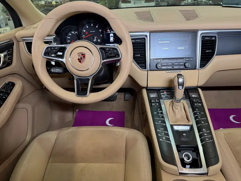 Porsche Macan 2017 — фото 14