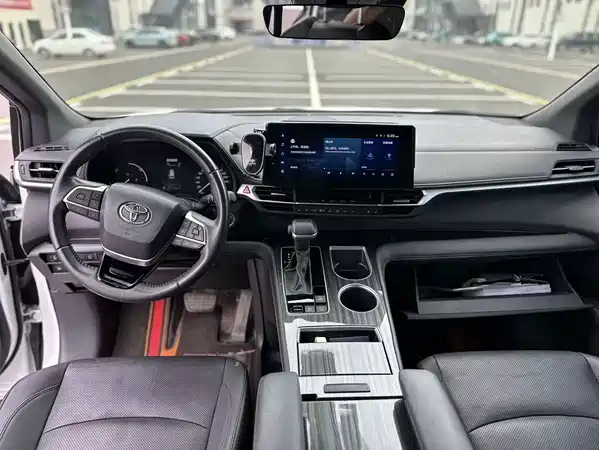 Toyota Sienna 2023