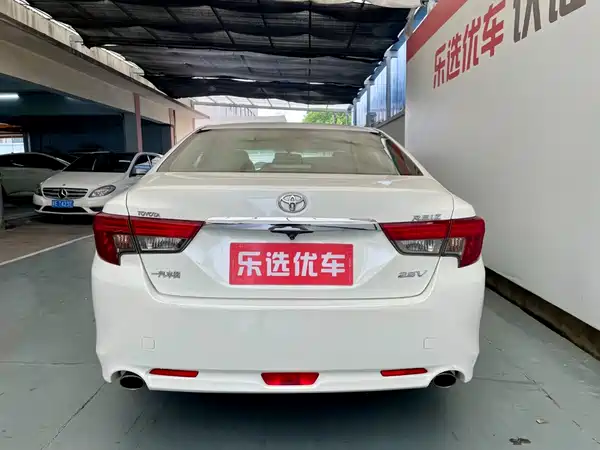 Toyota Reiz 2014