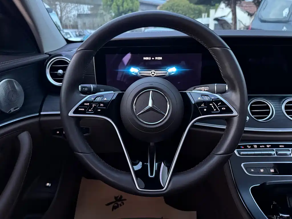 Mercedes-Benz E-Class 2023 — фото 7