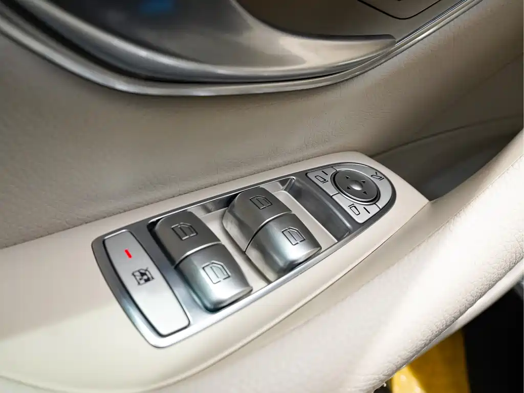 Mercedes-Benz E-Class 2020 — фото 13