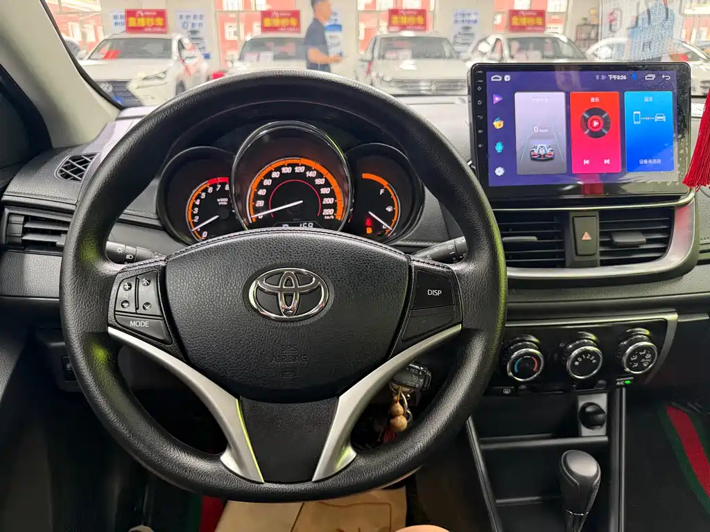Toyota Yaris L 2023 — фото 15