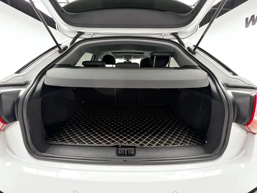Audi Q2L 2022 — фото 14