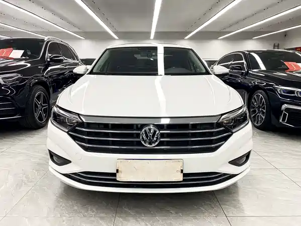 Volkswagen Sagitar 2020