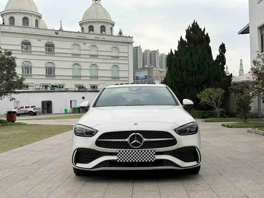 Mercedes-Benz C-Class 2024 — фото 1