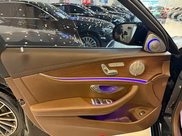 Mercedes-Benz E-Class 2022