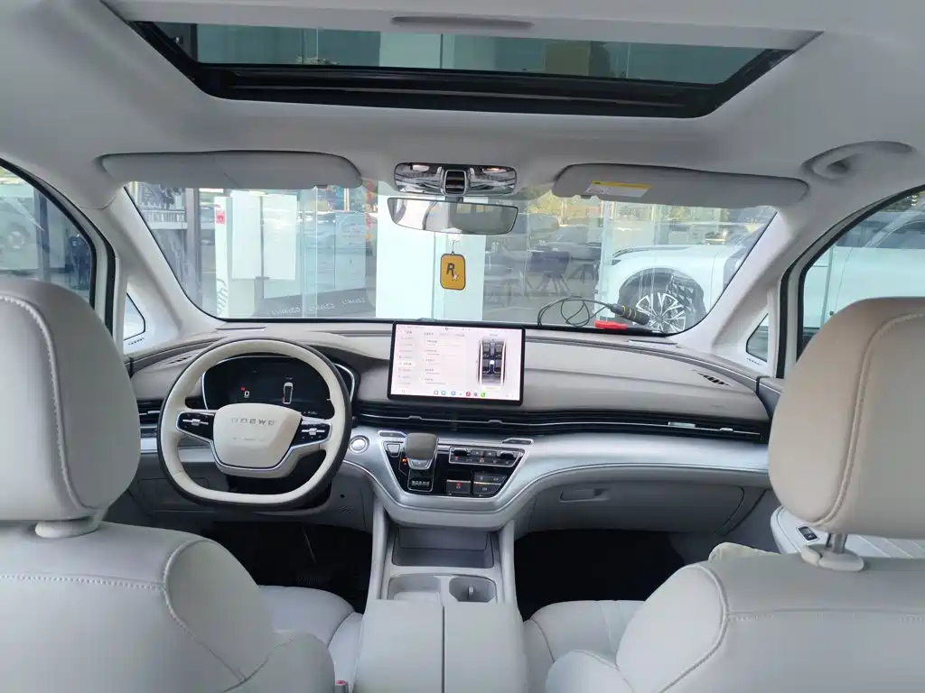 Roewe iMAX8 New Energy 2025 — фото 9