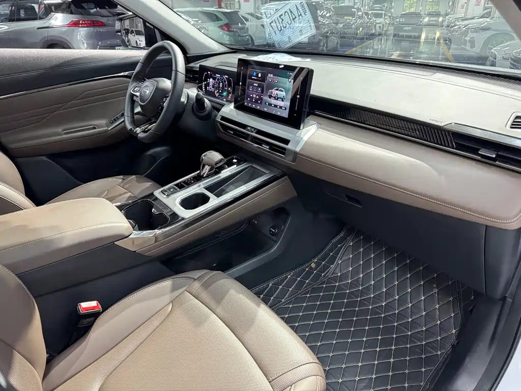 GAC Motor Trumpchi GS4 2024 — фото 16
