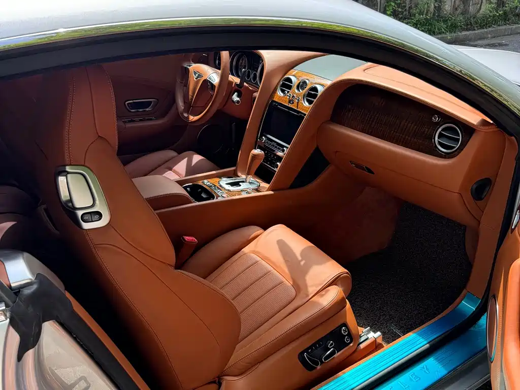 Bentley Continental 2013 — фото 12
