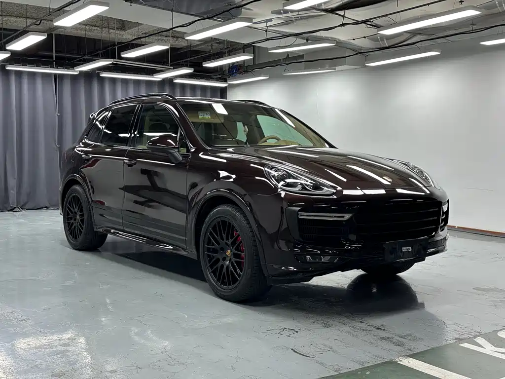 Porsche Cayenne 2015 — фото 3