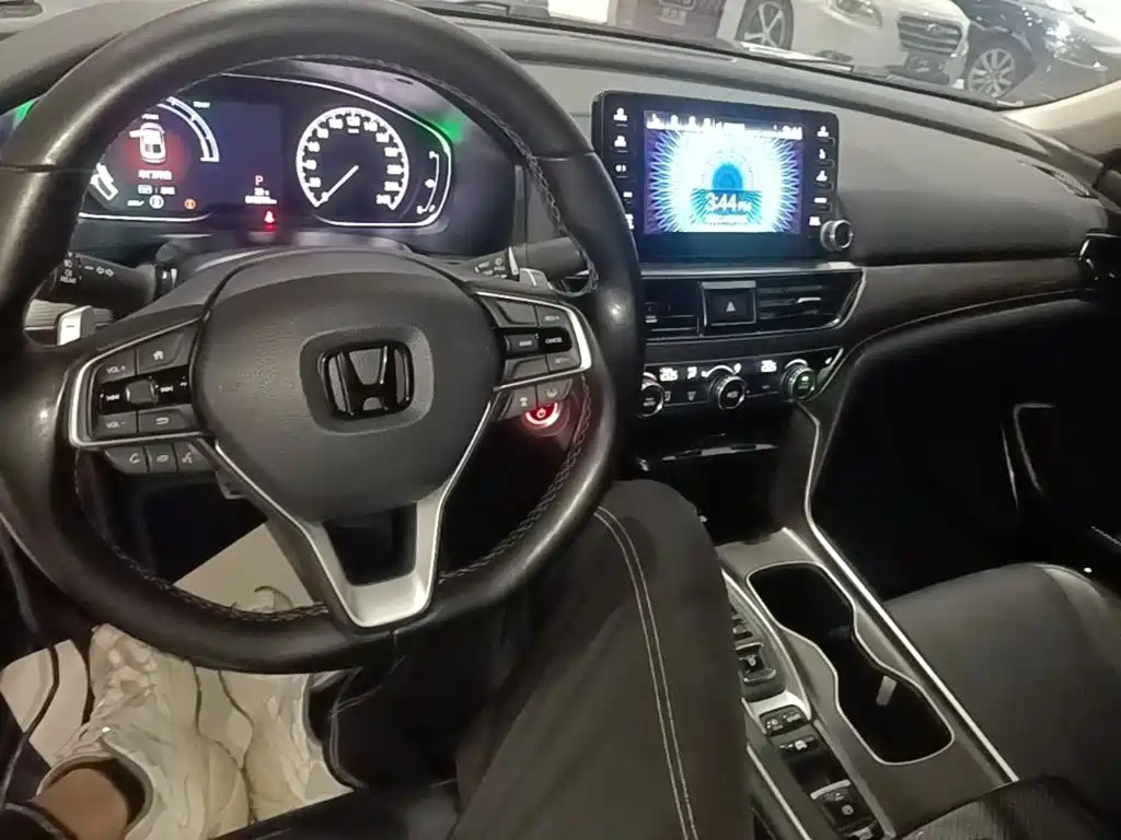 Honda Accord 2020 — фото 10