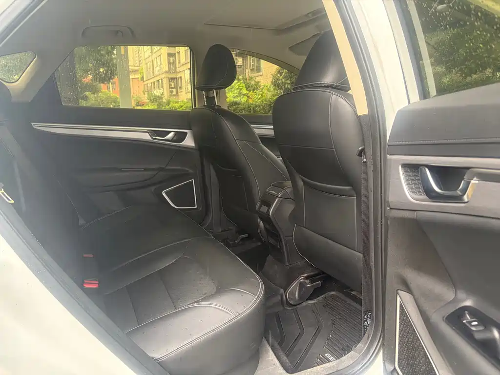 Geely Emgrand GS 2019 — фото 10