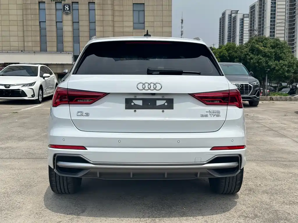 Audi Q3 2022 — фото 8