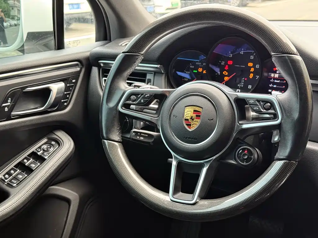 Porsche Macan 2021 — фото 6