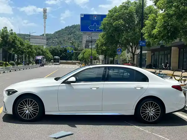 Mercedes-Benz C-Class 2022