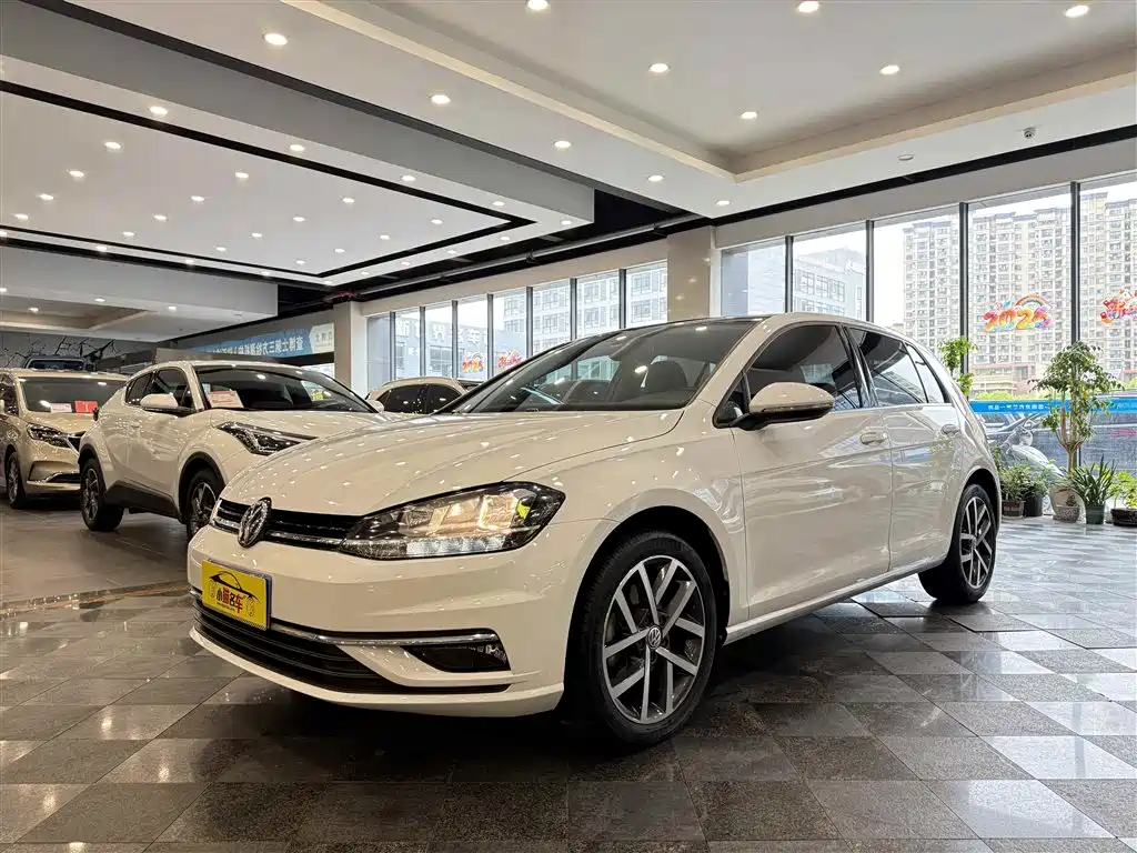 Volkswagen Golf 2018 — фото 1