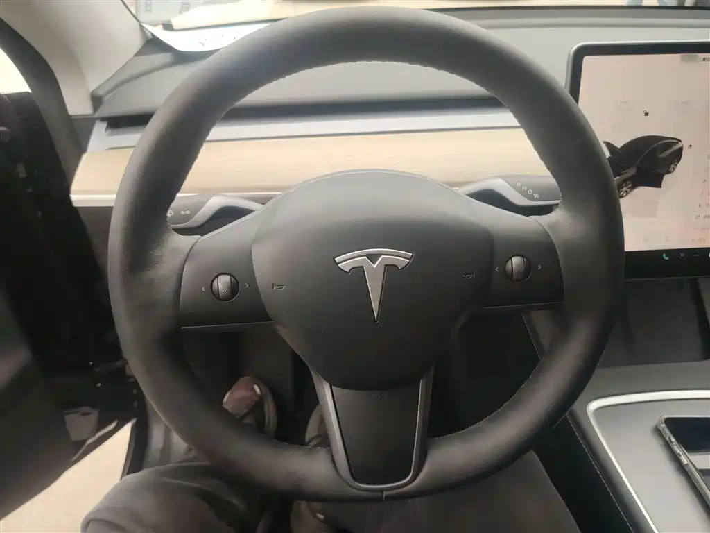 Tesla Model Y 2022 — фото 11