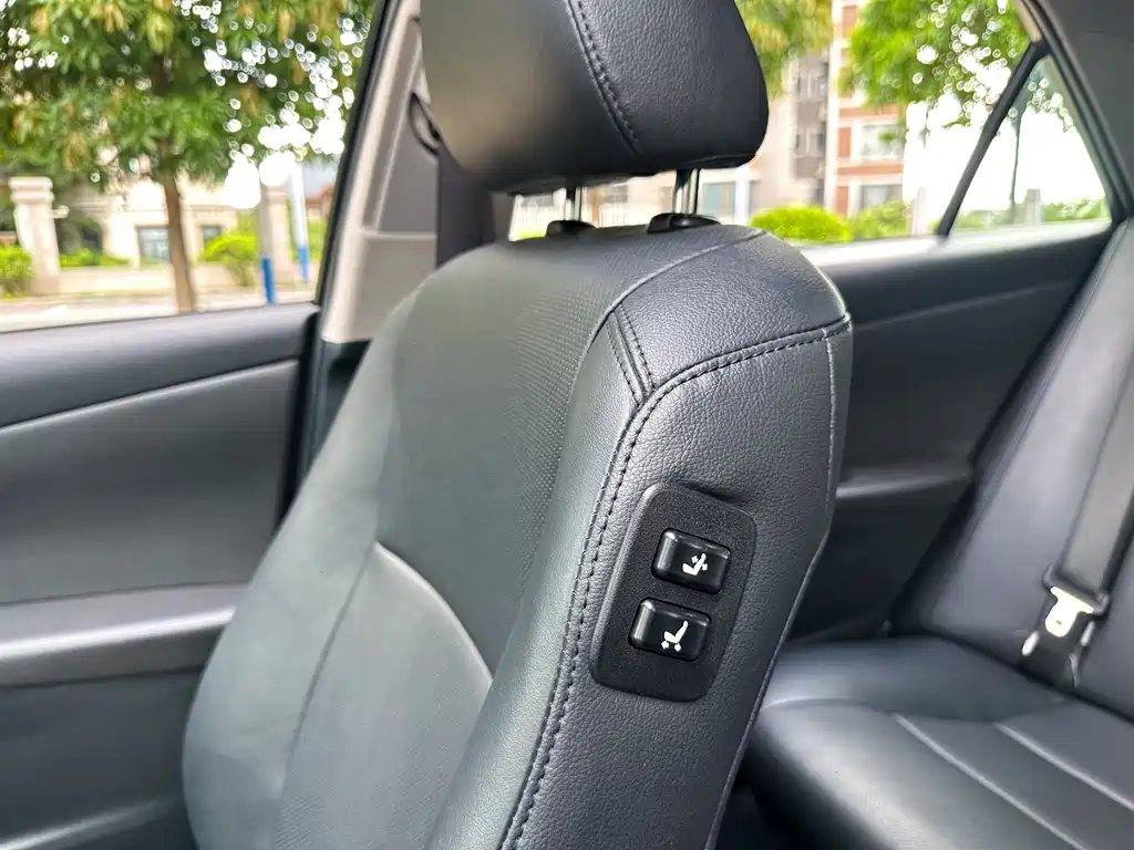 Toyota Camry 2015 — фото 16