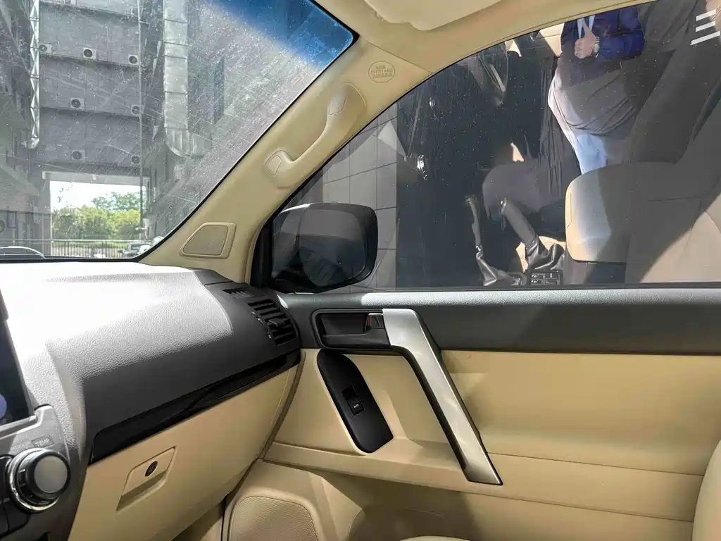 Toyota Prado 2015 — фото 14