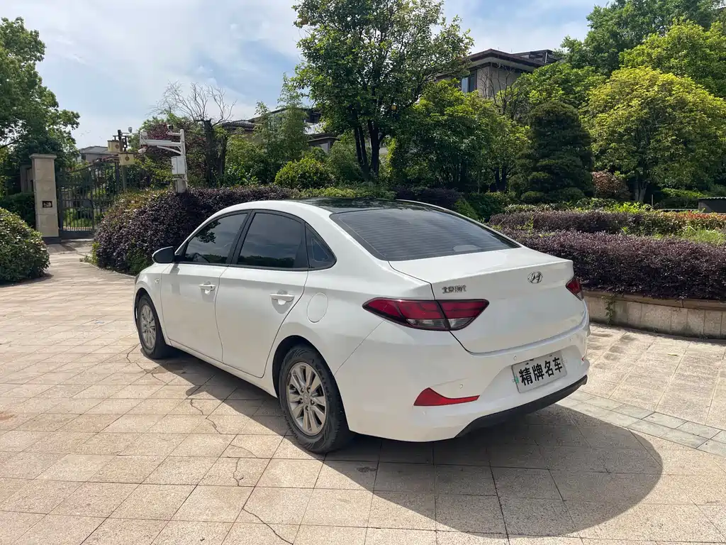 Hyundai Elantra 2018 — фото 7