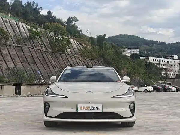 IM Motors L6 2025