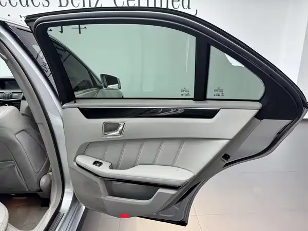 Mercedes-Benz E-Class 2010