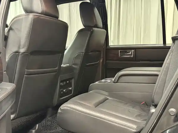 Lincoln Navigator 2016