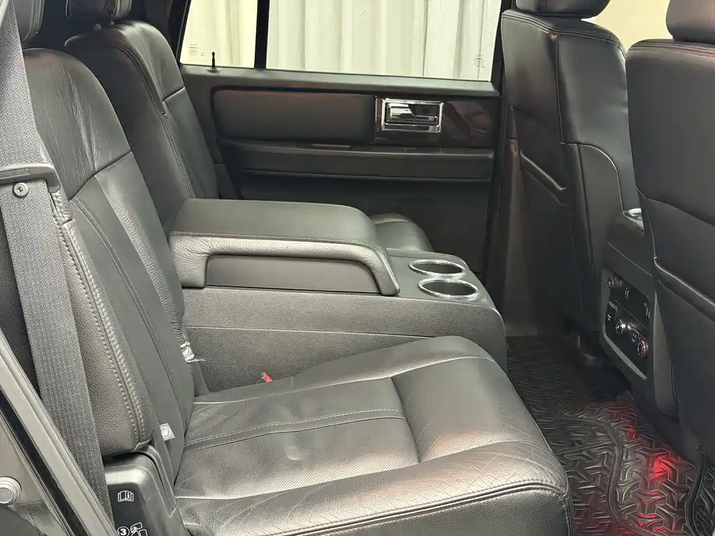 Lincoln Navigator 2017 — фото 15