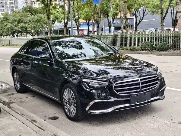 Mercedes-Benz E-Class 2022