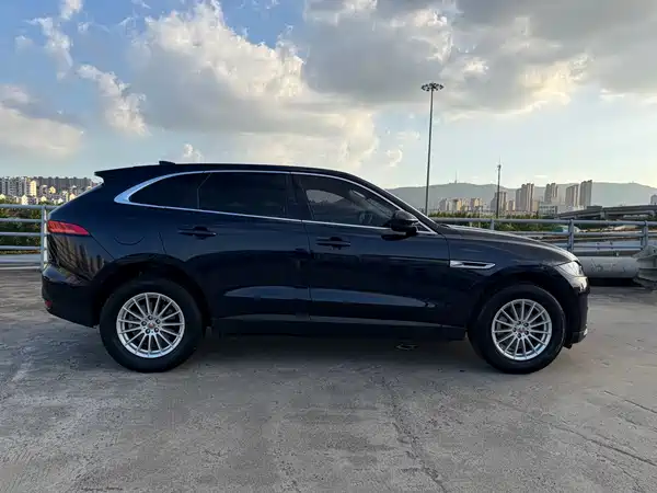 Jaguar F-PACE 2019