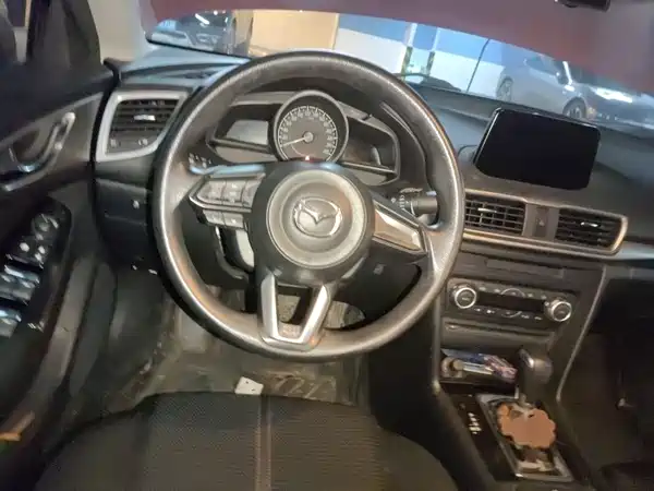 Mazda 3 Axela 2018